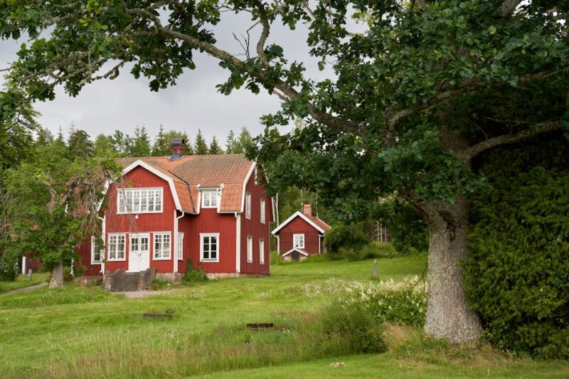 Röd villa i natur